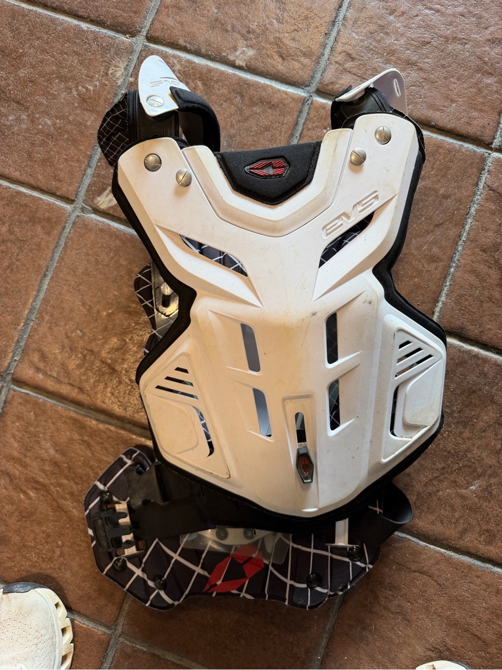 EVS Chest Protector - Picture 2 of 6